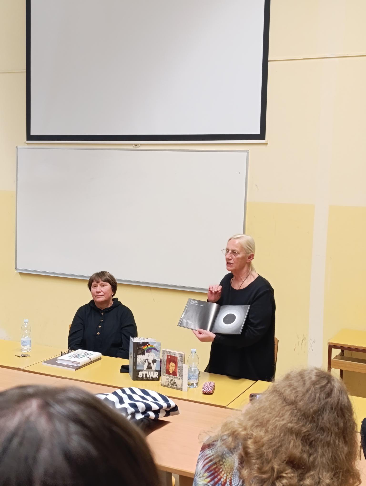 Slika 7 : S pisateljico Marjano Moškrič o romanu Sneg in resnicah mladosti